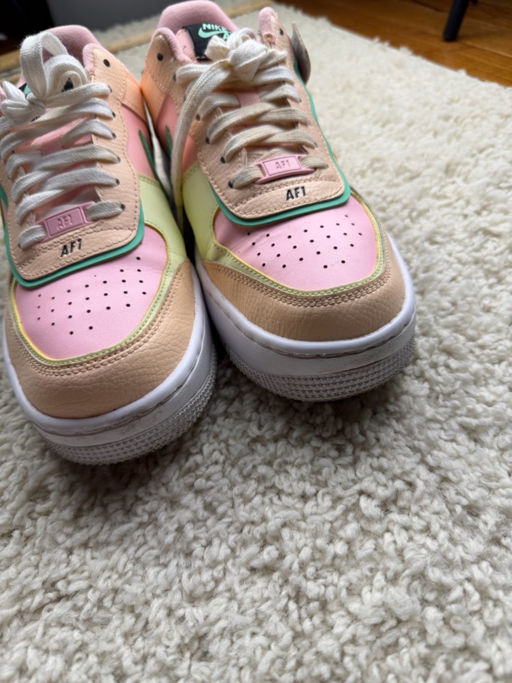 Women’s 8 Nike Air Force 1 Tennis Shoes - Picture 8 of 12